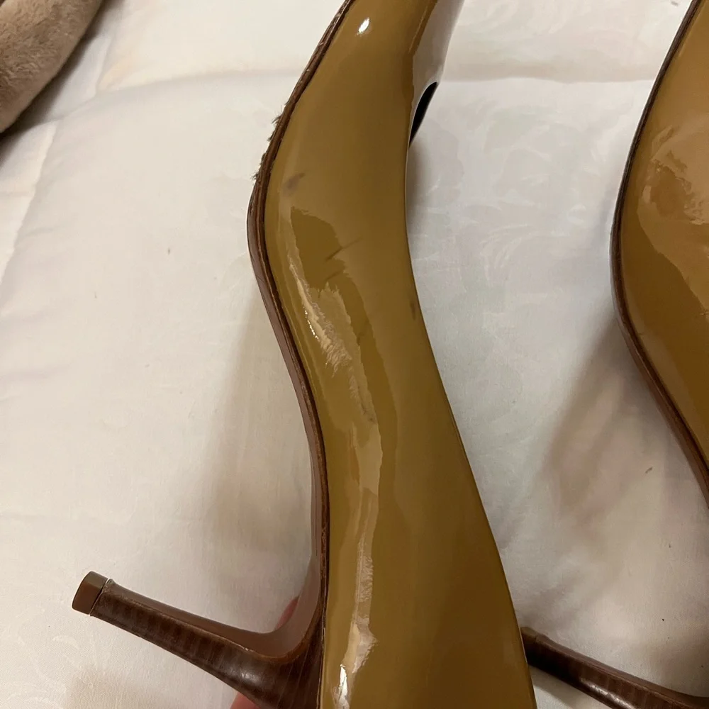 Tory Burch Camel Patent Leather Heels - Picture 6 of 11